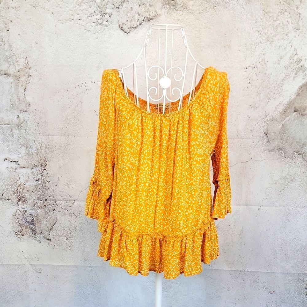 Democracy Women's Yellow Floral Casual Top Size S